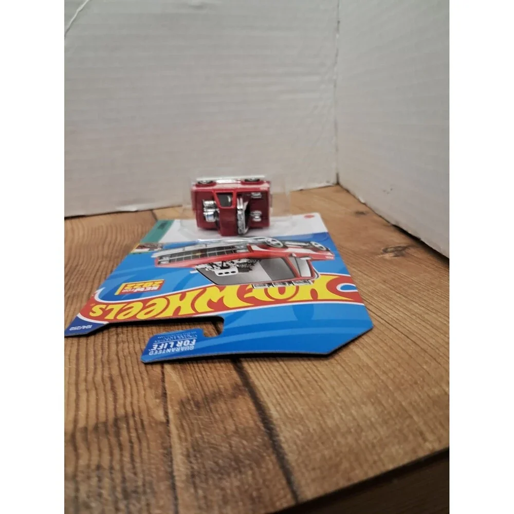 Hot Wheels Tooned '83 Chevy Silverado 1:64 Diecast Pickup Red/White Unopened